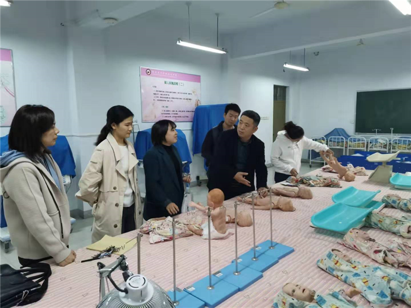 【实验中心】上海宏联厂家技术人员到米兰实验室指导模型维护及保养工作