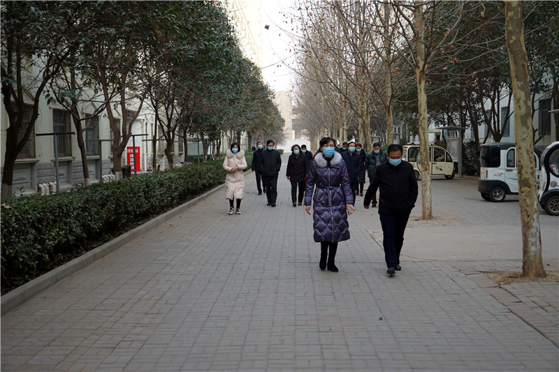 郑州市教育局疫情防控督查组到米兰检查疫情防控工作