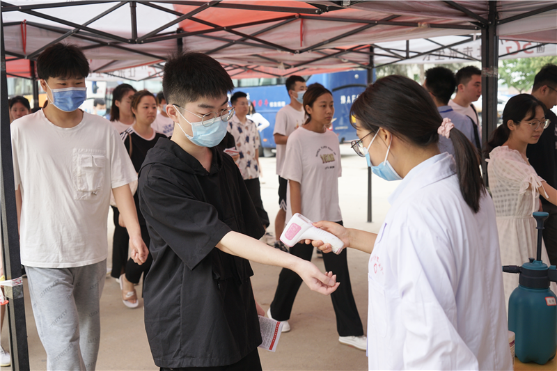 米兰2021年专升本考试顺利举行