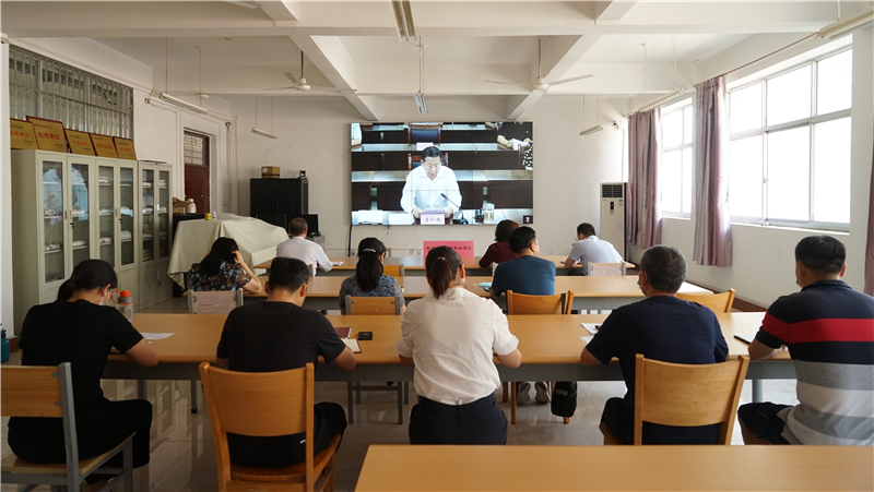 米兰组织收看全省学校灾后恢复重建工作调度会议