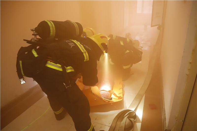 郑州高新区高层建筑灭火实战演练在米兰milan官方网站举行