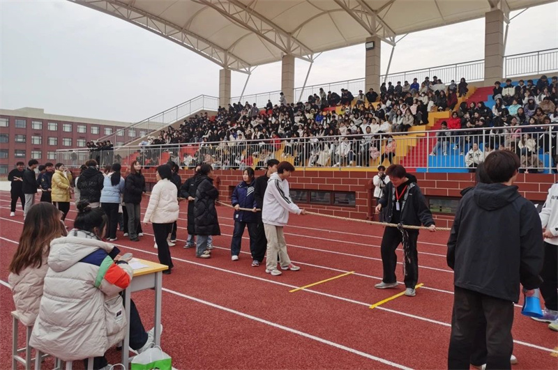 【中专部】米兰中专部举行冬季拔河比赛