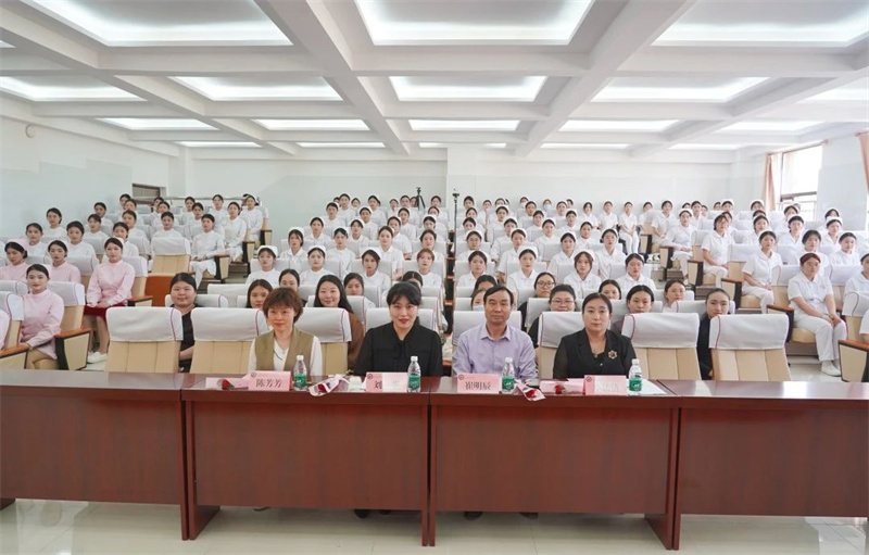 米兰举行512国际护士节授帽仪式暨表彰大会