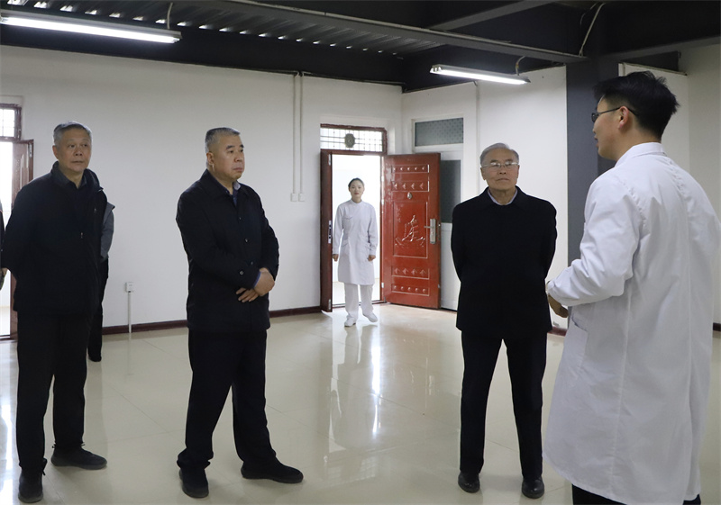 郑州市教育局调研组到米兰调研指导工作