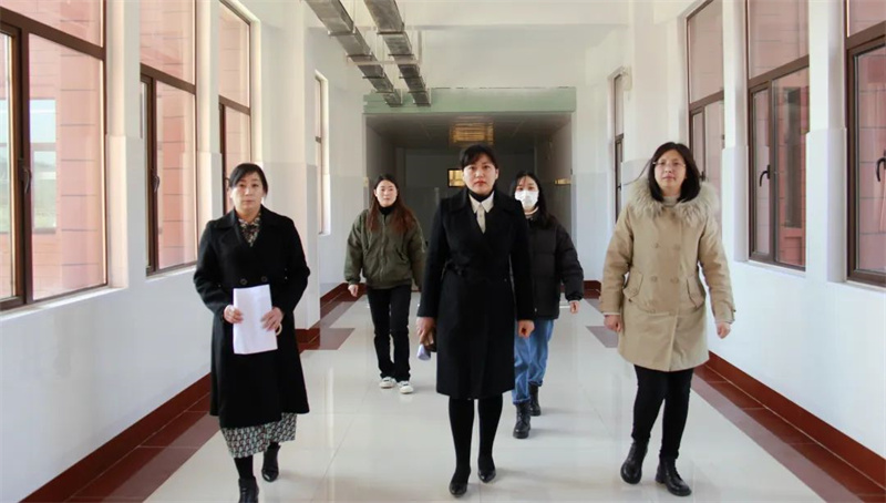 米兰开展新学期第一天教学检查