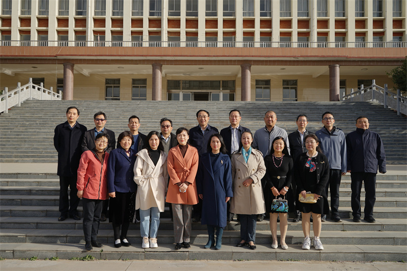 米兰召开2022年度职称评审会议