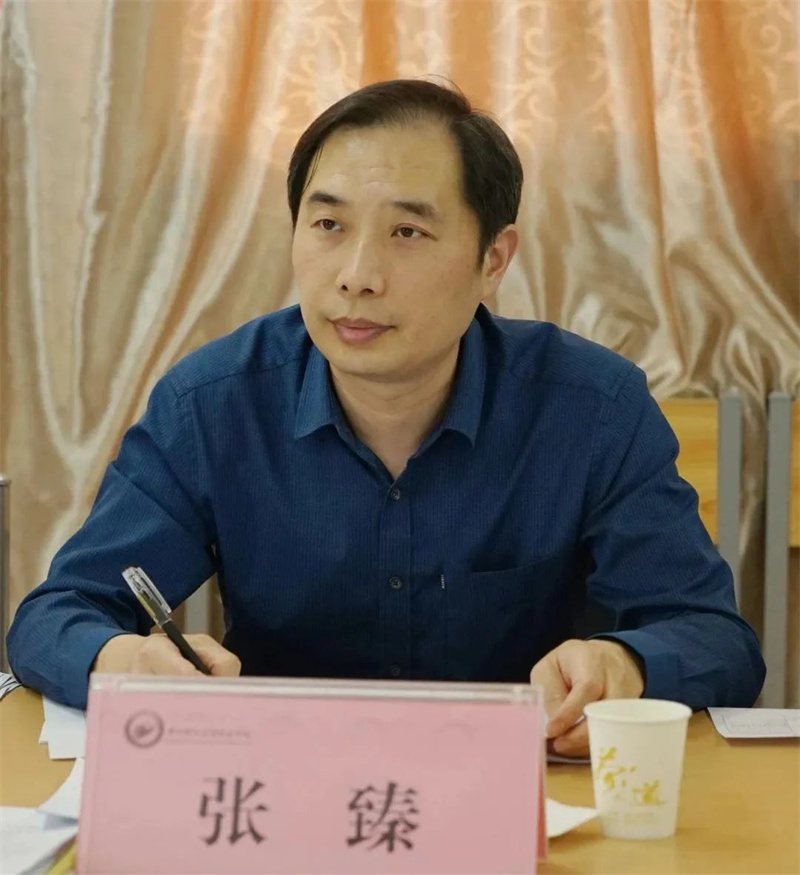 米兰召开校级青年骨干教师培养对象考核会