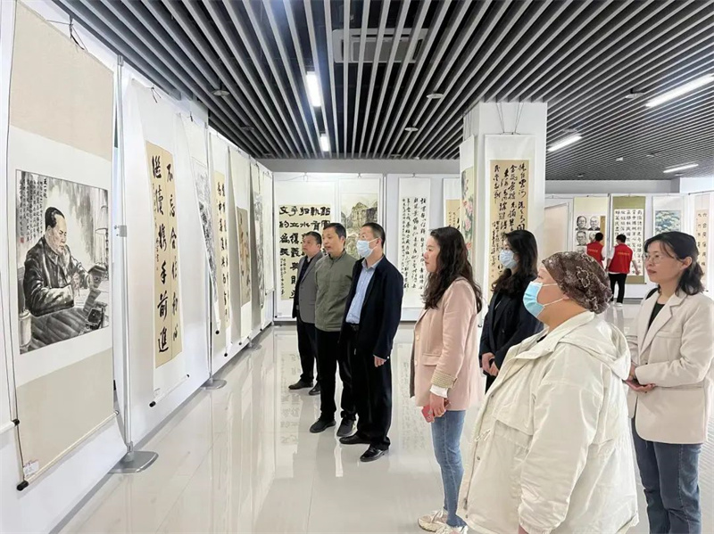 米兰组织参观纪念中共中央发布五一口号75周年同心书画展