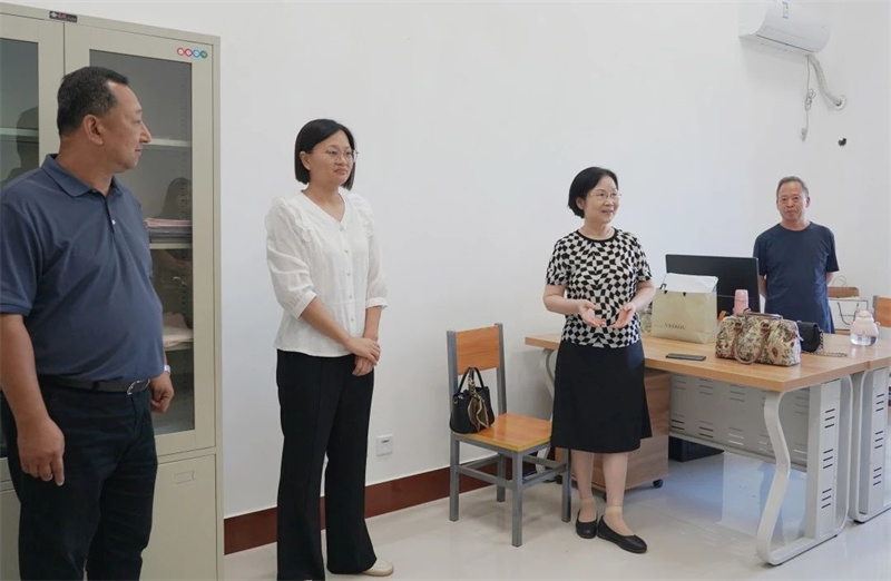 米兰开展新学期第一天教学检查工作