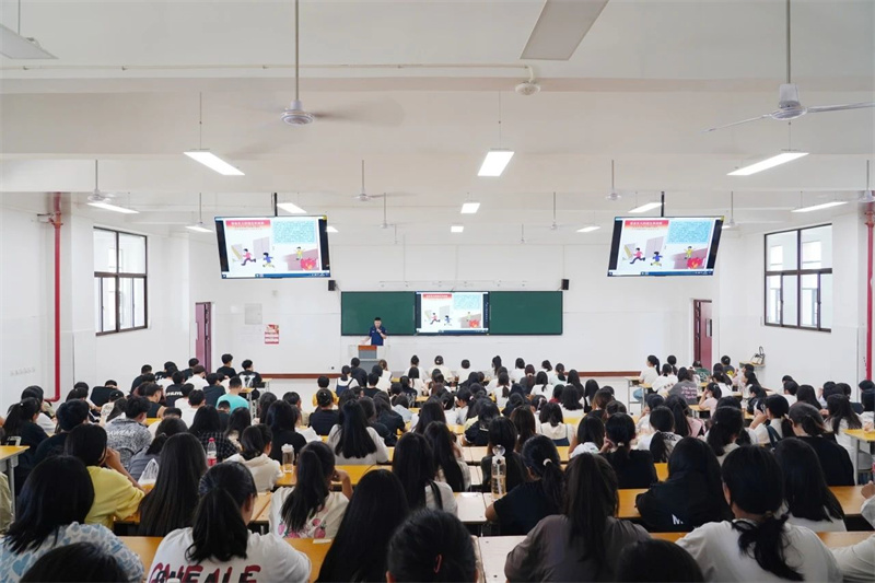 米兰新密校区组织师生开展消防安全知识培训及应急演练活动