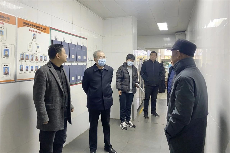 学院理事长刘仁带队开展校园建筑安全隐患排查