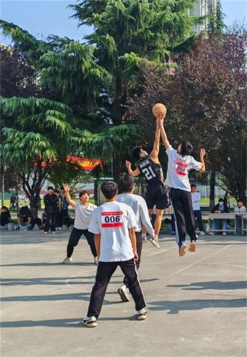 米兰2023级校园篮球赛圆满落幕