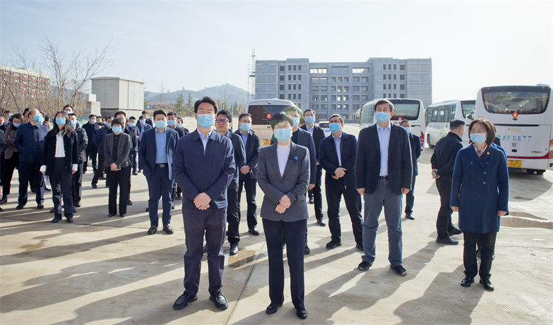 新密市领导班子莅临米兰新密校区重点项目观摩指导
