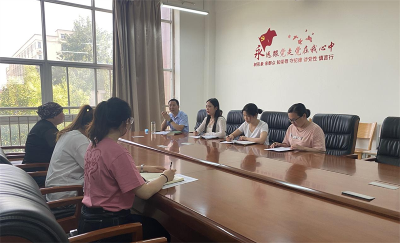 学院党建指导员、党委副书记苏峰深入第一党总支第二支部调研基层党建工作