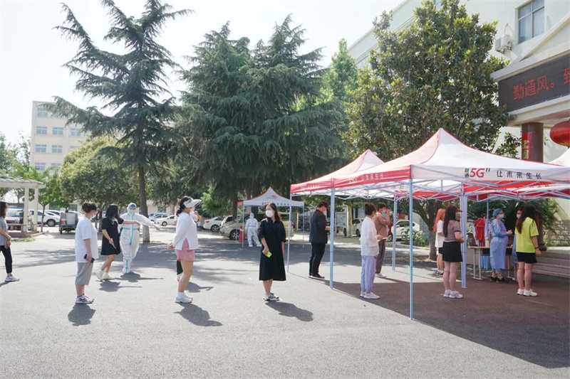 米兰举行专升本考试考前疫情防控应急模拟演练