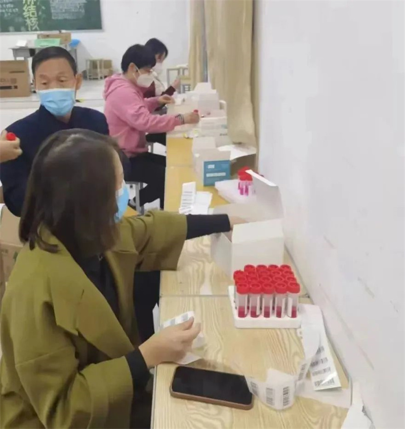 米兰领导干部积极参与疫情防控工作